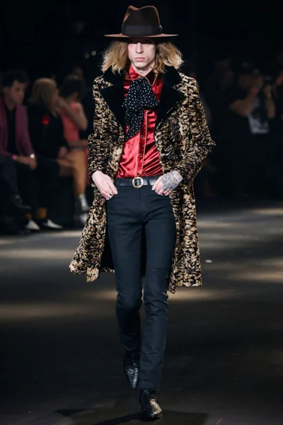 Look 43